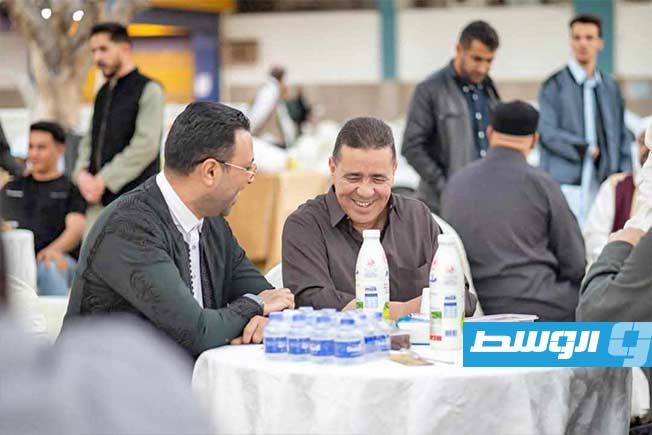 مدينة مصراتة تحتضن مبادرة الإفطار الجماعي، التي يشارك فيها أبناء المدينة وضيوفها من عدة مدن ليبية. (تصوير: عماد خضورة)