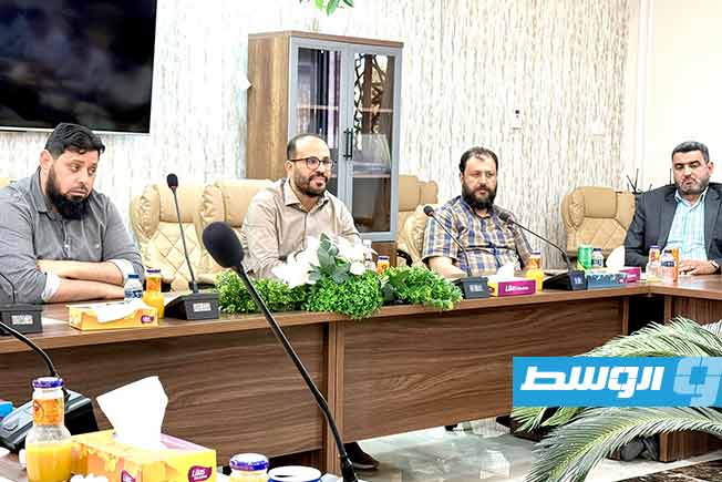 جانب من اجتماع الشركة العامة للكهرباء لمتابعة خطة التطوير، الإثنين 19 مايو 2025 (صفحة الشركة على فيسبوك)
