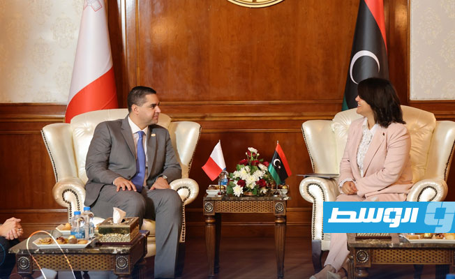 المنقوش ونظيرها المالطي إيان بورج، في العاصمة طرابلس، 13 نوفمبر 2022. (حكومتنا)