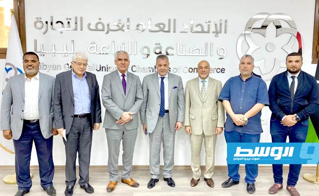 لقاء الرعيض والسفير الجزائري لدى ليبيا. (الاتحاد العام لغرف التجارة والصناعة)