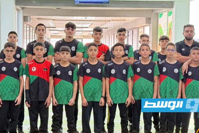 المنتخب الليبي للمواي تاي لدى سفره إلى الإمارات الخميس 11 سبتمبر 2025 (صفحة وزارة الرياضة على فيسبوك)
