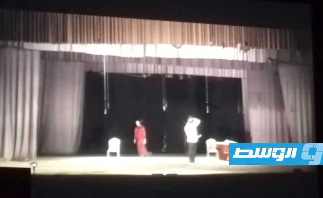 خشبة مسرح المعهد العالي لتقنيات الفنون تستقبل ثلاث مسرحيات للأديب أحمد إبراهيم الفقيه (بوابة الوسط)