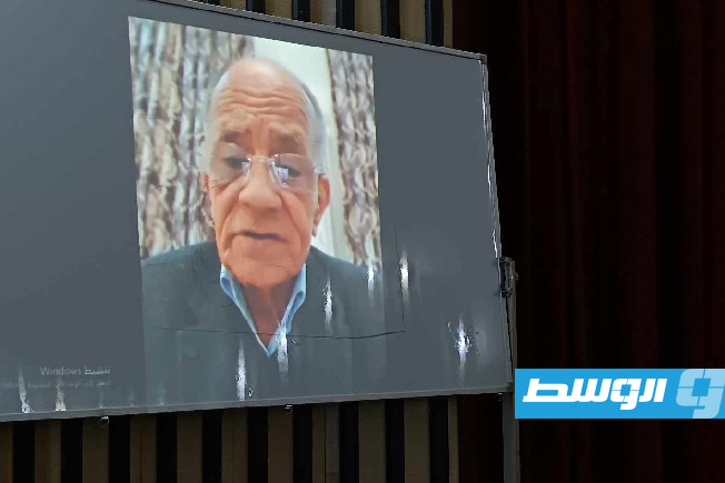 الكاتب محمد المسلاتي في شهادته عن الشاعر الراحل فرج المذبل. (بوابة الوسط)