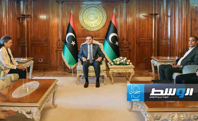 رئيس حكومة «الوحدة الوطنية الموقتة» عبدالحميد الدبيبة يستقبل القائمة بأعمال رئيس البعثة الأممية لدى ليبيا ستيفاني خوري، الإثنين 9 سبتمبر 2024 (صفحة الحكومة على فيسبوك)