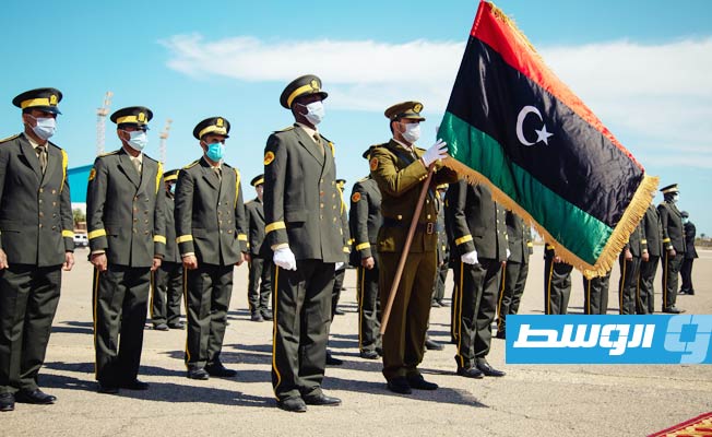 من استقبال الدبيبة في مطار معيتيقة الدولي، 11 مارس 2021. (صورة من بث مباشر)