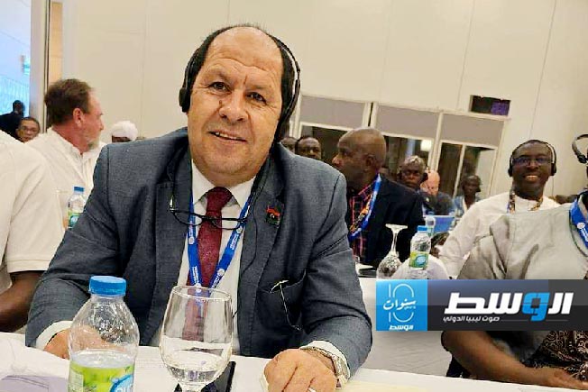 انتخاب الليبي عصمان القنين عضوًا بالاتحاد الأفريقي للسباحة. (فيسبوك)