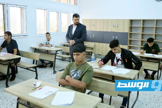 تلاميذ يؤدون امتحانات شهادة التعليم الأساسي، 25 مايو 2025 (وزارة التعليم في حكومة الدبيبة)