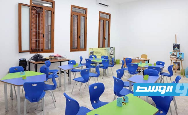 أحد فصول مدرسة الظهرة المركزية ببلدية طرابلس المركز بعد افتتاحها، الخميس 26 أكتوبر 2023. (حكومتنا)
