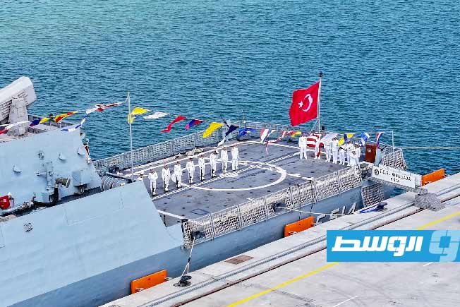 عقب وصول البارجة التركية «جزيرة الحنّة» ميناء بنغازي، الأحد 24 أغسطس 2025. (القيادة العامة للقوات المسلحة العربية الليبية)