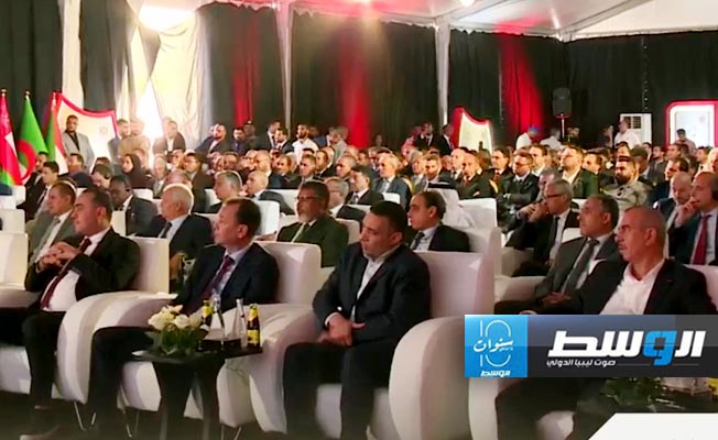 جانب من الحضور في المعرض، 16 أكتوبر 2024. (صورة من بث مباشر على صفحة المعرض بموقع فيسبوك)