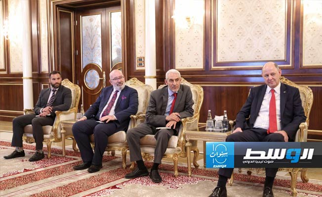 جانب من استقبال رئيس المجلس الرئاسي محمد المنفي للوكيل الدائم لوزارة الخارجية البريطانية، الإثنين 14 أكتوبر 2024 (المكتب الإعلامي للمنفي)