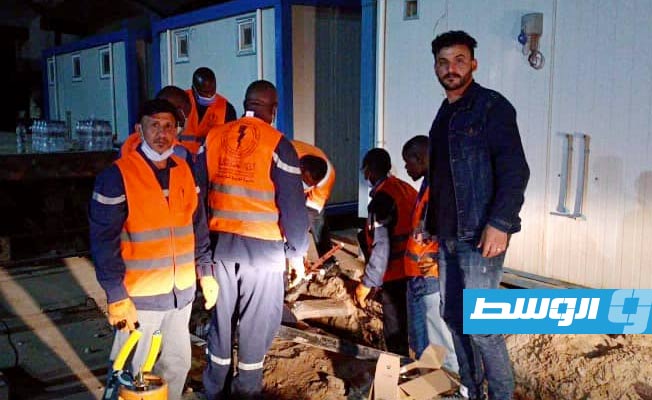 جهود إصلاح كابل الكهرباء المغذي لمديرية أمن درنة، 19 سبتمبر 2023. (شركة الكهرباء)