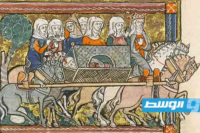 مخطوطة مزخرفة من القرن الرابع عشر تحتوي على ما يُعتقد أنه أقدم سرد ناجٍ لأساطير الملك آرثر. (ديلي ميل)