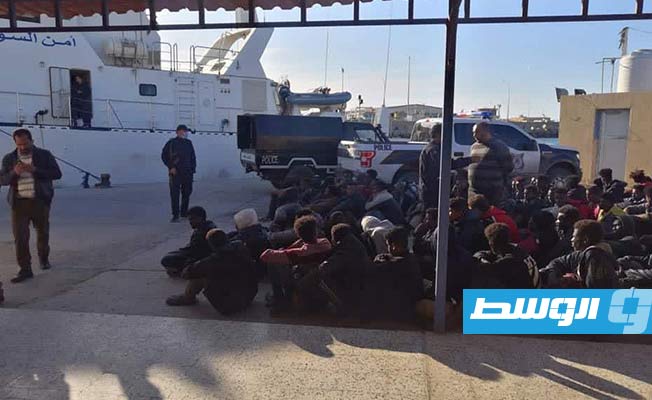 إنقاذ مهاجرين غير شرعيين من عرض البحر, 30 مارس 2021. (وزارة الداخلية)