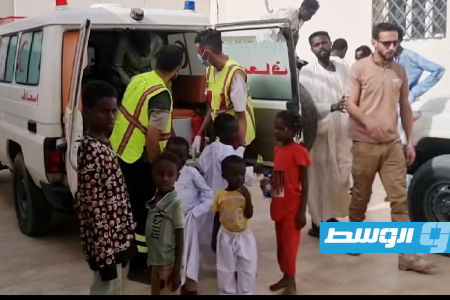 إنقاذ نازحين سودانيين تقطعت بهم السبل جنوب الكفرة (جهاز الإسعاف والطوارئ بالكفرة)إنقاذ نازحين سودانيين تقطعت بهم السبل جنوب الكفرة (جهاز الإسعاف والطوارئ بالكفرة)