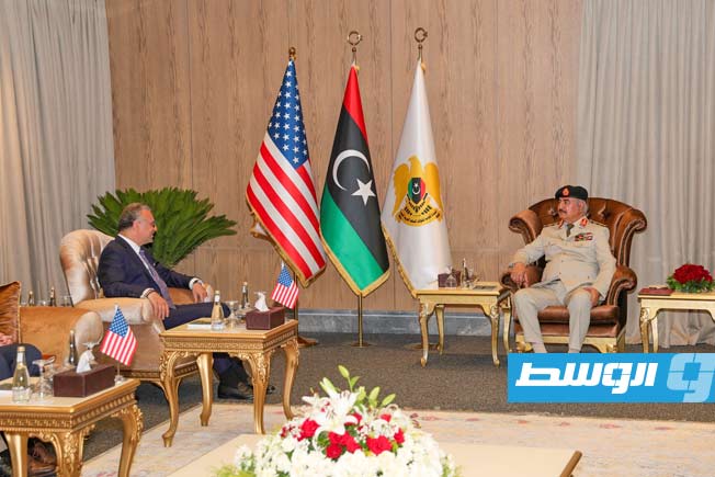 لقاء حفتر ومستشار الرئيس الأميركي في بنغازي، الخميس 24 يوليو 2025. (القيادة العامة)