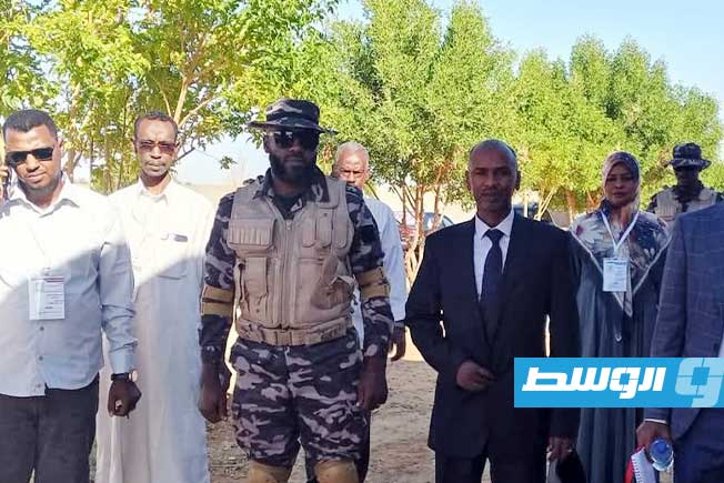 عضو مجلس مفوضية الانتخابات أبوبكر مردة يتفقد مراكز الاقتراع البلدي في الجنوب، 18 أكتوبر 2025. (مفوضية الانتخابات)