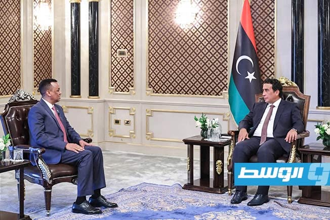 رئيس المجلس الرئاسي محمد المنفي يتسلم أوراق اعتماد سفير الصومال عبدالفتاح شيخ أحمد عبدالمنان، السبت 13 يونيو 2026 (المكتب الإعلامي للمجلس الرئاسي)