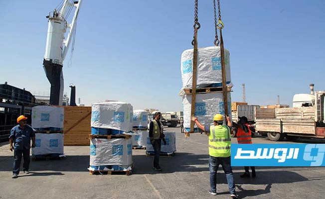 المحولات والمعدات الخاصة بمشروع محطة كهرباء طرابلس الاستعجالي بالميناء البحري. (الشركة العامة للكهرباء)