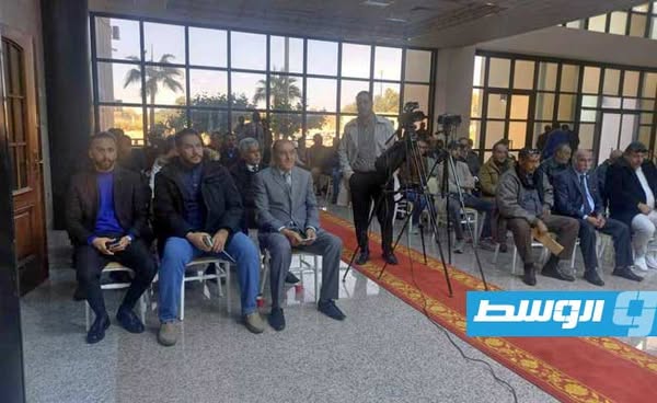 المؤتمر الصحفي للشارف بديوان وزارة العمل في سرت، الإثنين 23 ديسمبر 2024. (بوابة الوسط)