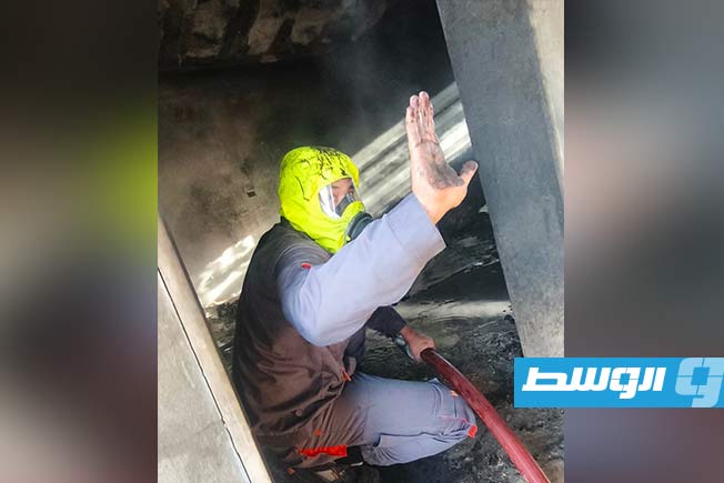 عملية إخماد حريق بمنزل في الأصابعة، السبت 23 مايو 2026. (الإنترنت)