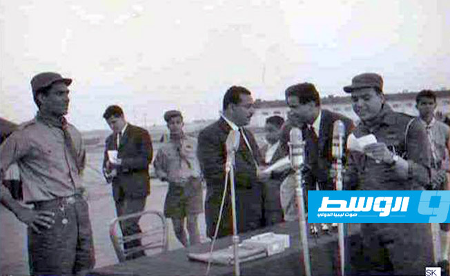 مع كشاف بنغازي ويظهر الاستاذ عبدالقادر غوقه من جهة اليسار