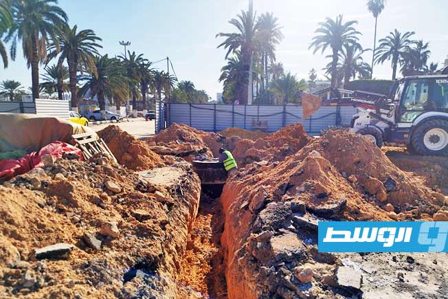 من أعمال تنفيذ خط تصريف مياه الأمطار بـ«ميدان الشهداء»، 24 يناير 2025. (شركة المياه)