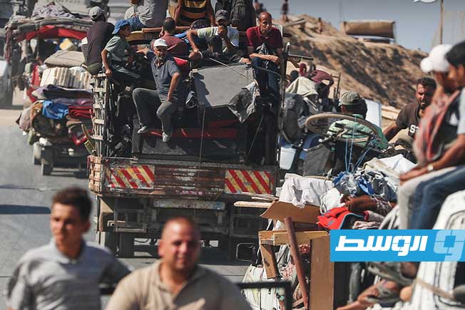 نزوح عائلات فلسطينية من مدينة غزة نحو جنوب القطاع بسبب القصف الإسرائيلي الكثيف. (الإنترنت)