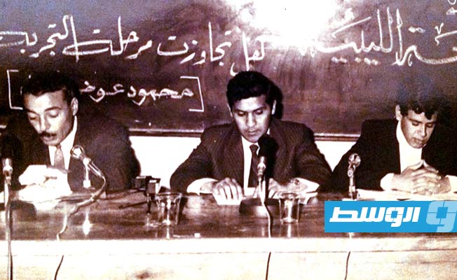 في محاضرة عامة من اليمين الدكتور نجيب الحصادي وفتح الله انديشه والدكتور الهادي بولقمة