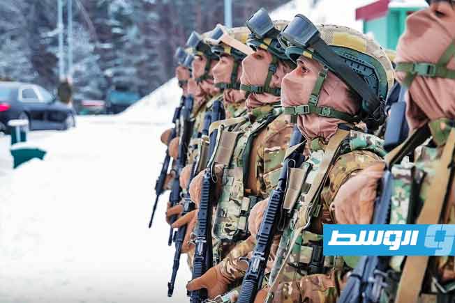 دفعة جديدة من القوات الخاصة خلال دورة في بيلاروسيا (صفحة شعبة الإعلام الحربي بموقع فيسبوك)
