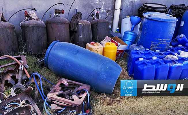 مضبوطات بمصنع للخمور في طرابلس، 10 أكتوبر 2024. (جهاز الردع)