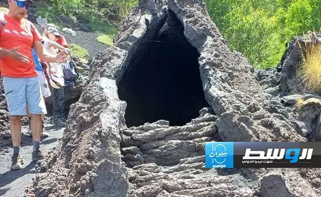من زيارة فريق من كلية العلوم بجامعة بنغازي لبركان إتنا في صقلية (جامعة بنغازي)