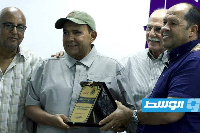 جانب من احتفالية تكريم بطل السباحة الدولى السابق صلاح النجار (فيسبوك)