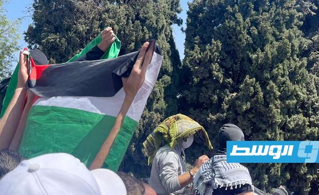 حشود الفلسطينيين في باحة المسجد الأقصى, 15 إبريل 2022. (وكالة شهاب للأنباء)