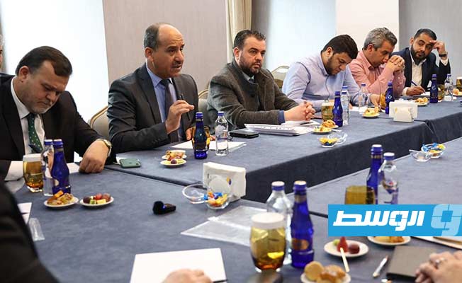 وزير الصحة المكلف رمضان أبوجناح، مع رئيس وأعضاء المكتب الصحي بالقنصلية الليبية في تركيا, (وزارة الصحة)