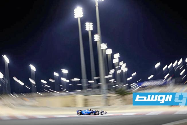 إحدى السيارات على حلبة الصخير عقب استئناف التجارب الأربعاء 26 فبراير 2025 (إكس)