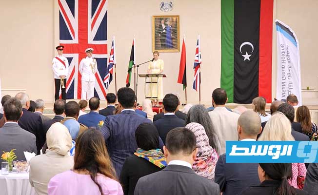 السفيرة كارولين هورندال أثناء إلقاء كلمة بمناسبة الاحتفال بعيد ميلاد الملك تشارلز بمقر السفارة في طرابلس، الثلاثاء 13 يونيو 2023. (السفارة البريطانية)