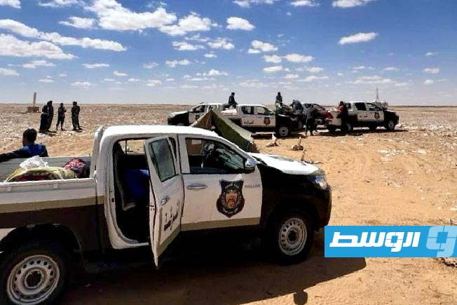 مهاجرون غير نظاميين جرى ضبطهم قرب الحدود مع الجزائر، الأربعاء 9 أبريل 2025 (وزارة الداخلية بحكومة الوحدة الوطنية الموقتة)