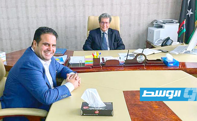 من اجتماع وزير النفط مع وكيل الوزارة، 5 مايو 2021. (صفحة الوزارة على فيسبوك)