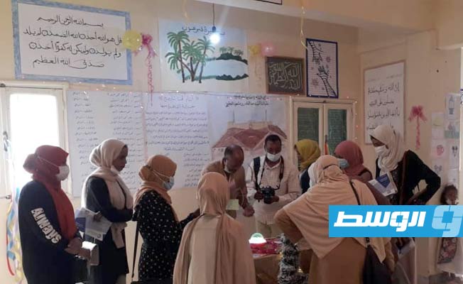 لوحات فنية ومنحوتات مختلفة شكلتها مواهب شابة من مختلف الأعمار من بلديات وادي الحياة في معرض إبداعي (فيسبوك)