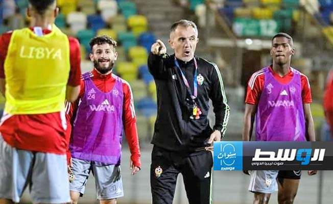 ميتشو في تدريبات المنتخب الليبي لكرة القدم. (أرشيفية : الإنترنت)