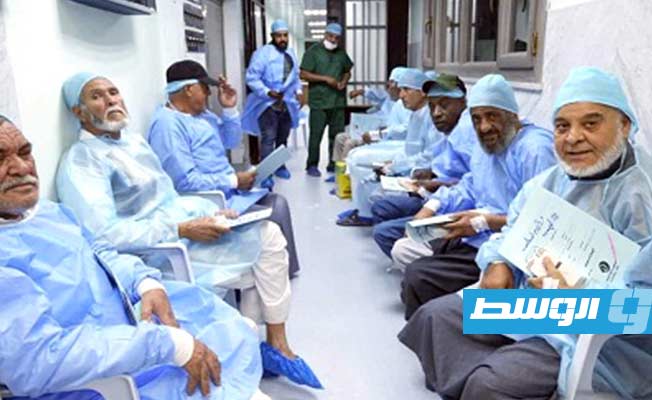 جانب من حالات الكشف على مرضى العيون في مستشفى الخمس التعليمي، الأحد 20 أغسطس 2023 (وزارة الصحة)