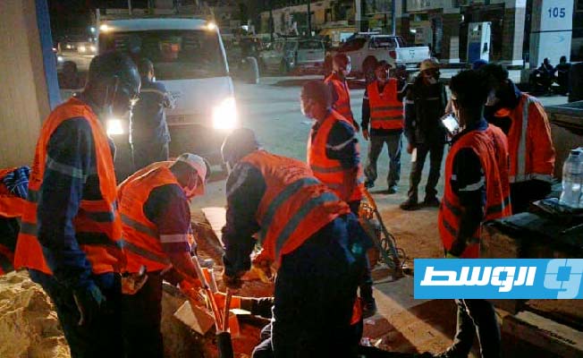 جهود إصلاح كابل الكهرباء المغذي لمديرية أمن درنة، 19 سبتمبر 2023. (شركة الكهرباء)