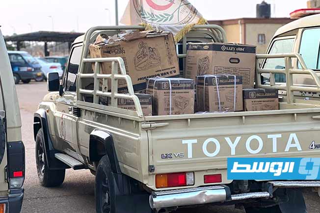 شحنة مواد غذائية وطبية مرسلة من «القيادة العامة» إلى غات لمواجهة تداعيات السيولة، الجمعة 29 مايو 2026 (صفحة رئاسة أركان القوات البرية على فيسبوك)