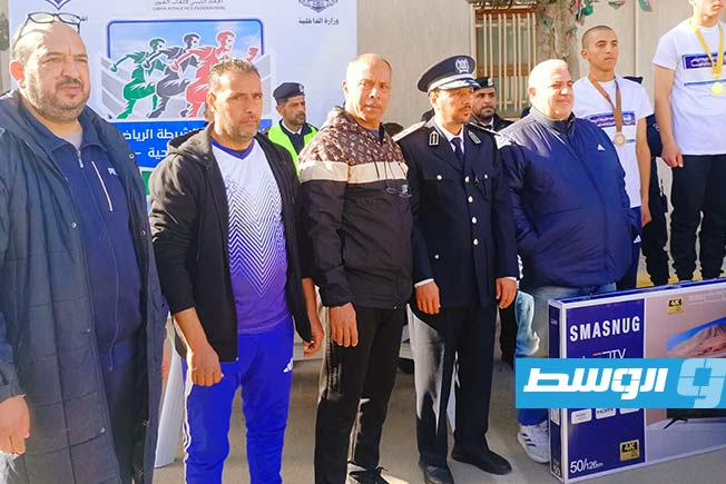 سباق العدو الريفي لاتحاد الشرطة بطريق المطار. (تصوير - محمد قجام)