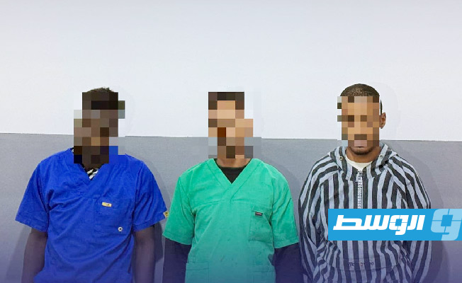 المتهمون بالتعدي على ممرضين في جنزور بعد ضبطهم (جهاز الدعم والإسناد)