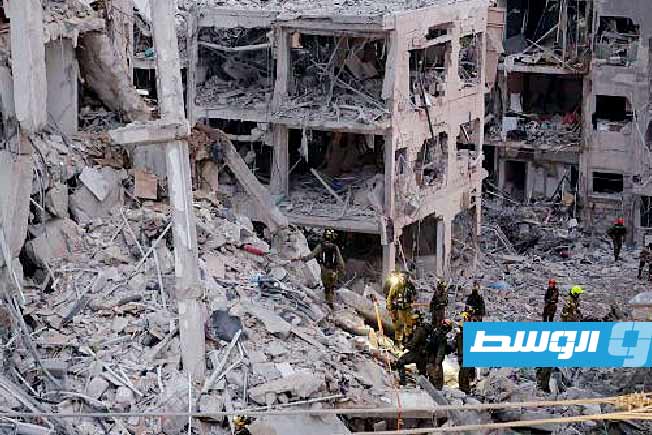 آثار القصف الإيراني على بات يام قرب تل أبيب. (الإنترنت)