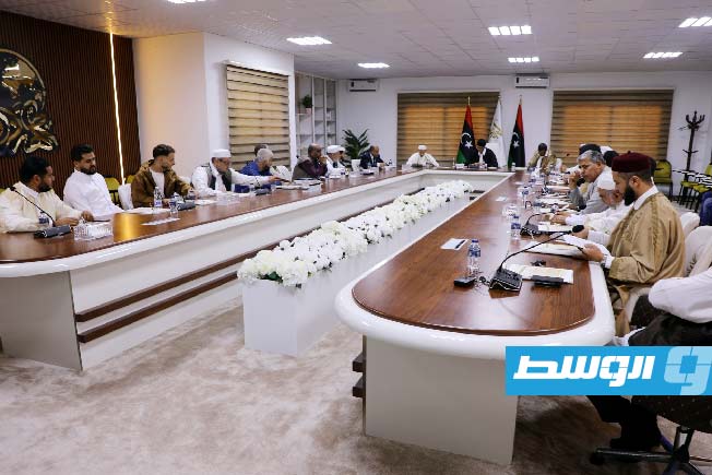 المشاركون في ندوة «التفاسير الليبية المعاصرة غير المدوّنة: قراءة في السياقات والمنهجيات» بمقر المركز الليبي لشؤون القرآن الكريم في حي الأندلس- طرابلس. في 17 نوفمبر 2025. (فيسبوك)
