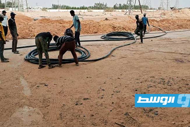 تركيب محول في محطة سمنو، 22 مايو 2026. (شركة الكهرباء)
