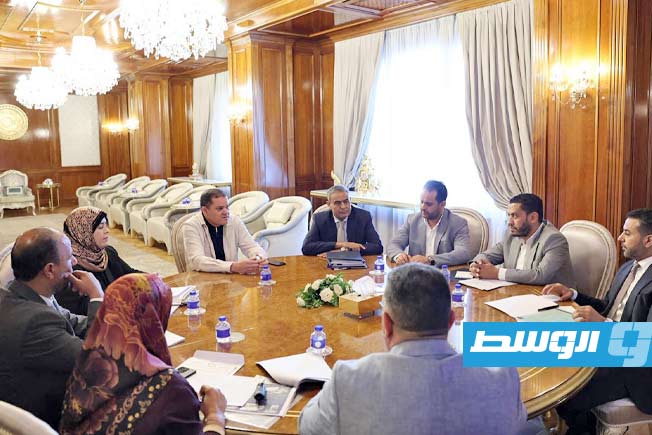 الدبيبة خلال اجتماعه لبحث ملف مراكز علاج أطفال التوحد، 6 أغسطس 2025. (حكومة الوحدة)